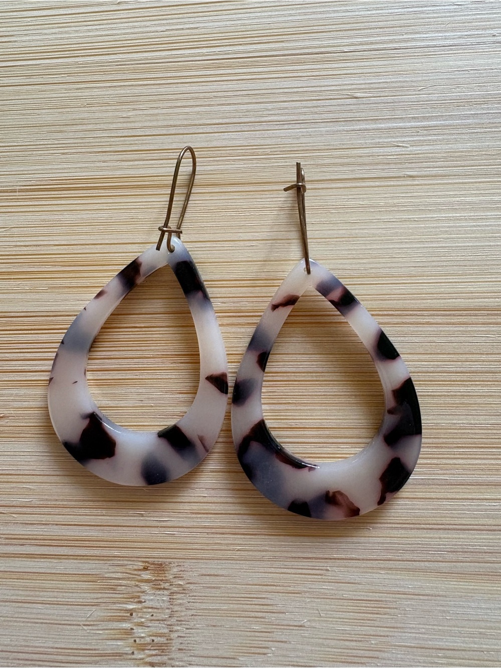 Vintage Handmade Tortoise Tear Drop Earrings for Pierced Ears EUC Hypoallergenic